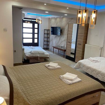 Bora Apartmani - Free Parking - City Center ヴラニェ エクステリア 写真
