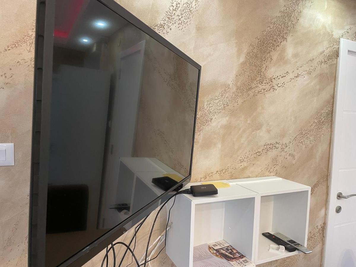 Bora Apartmani - Free Parking - City Center ヴラニェ エクステリア 写真