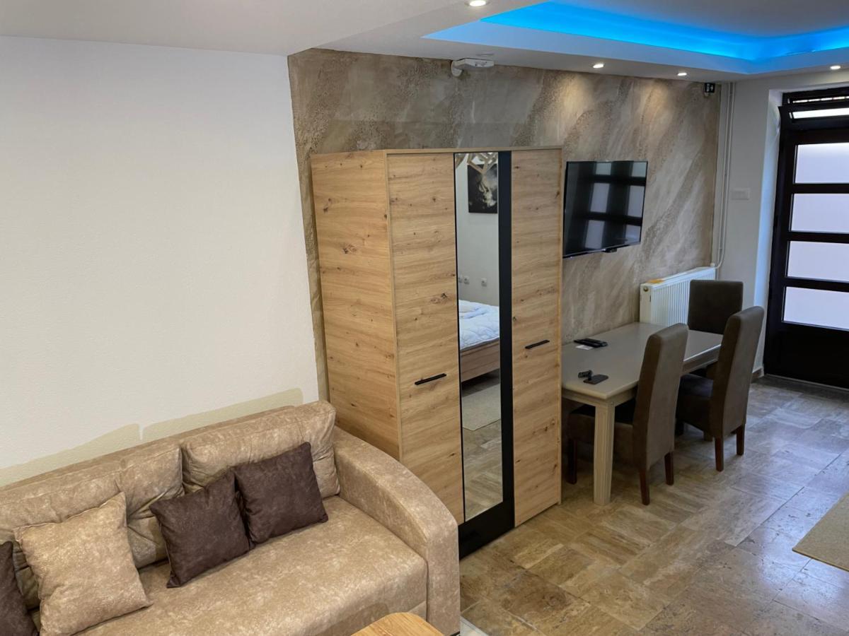 Bora Apartmani - Free Parking - City Center ヴラニェ エクステリア 写真