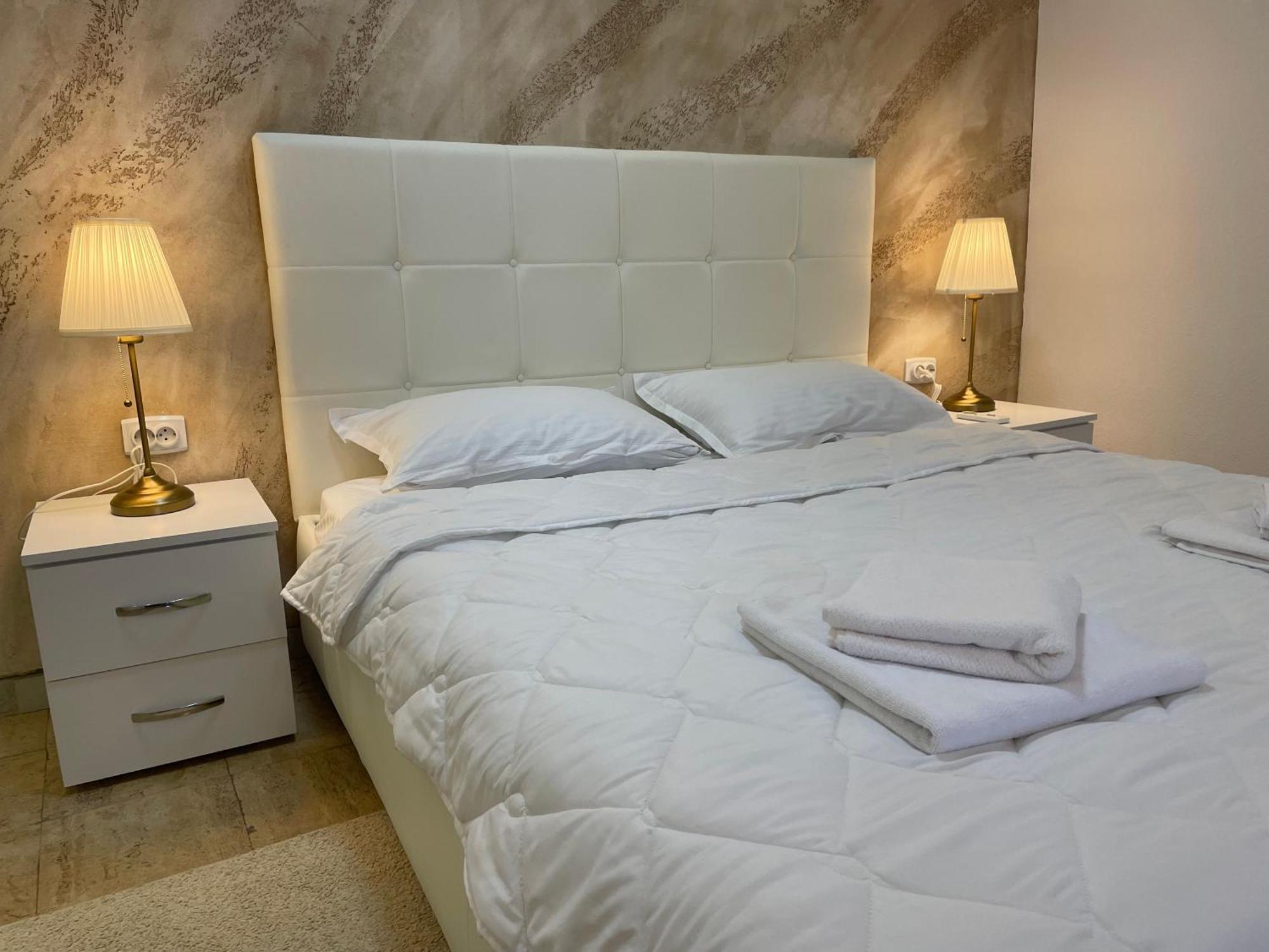 Bora Apartmani - Free Parking - City Center ヴラニェ エクステリア 写真